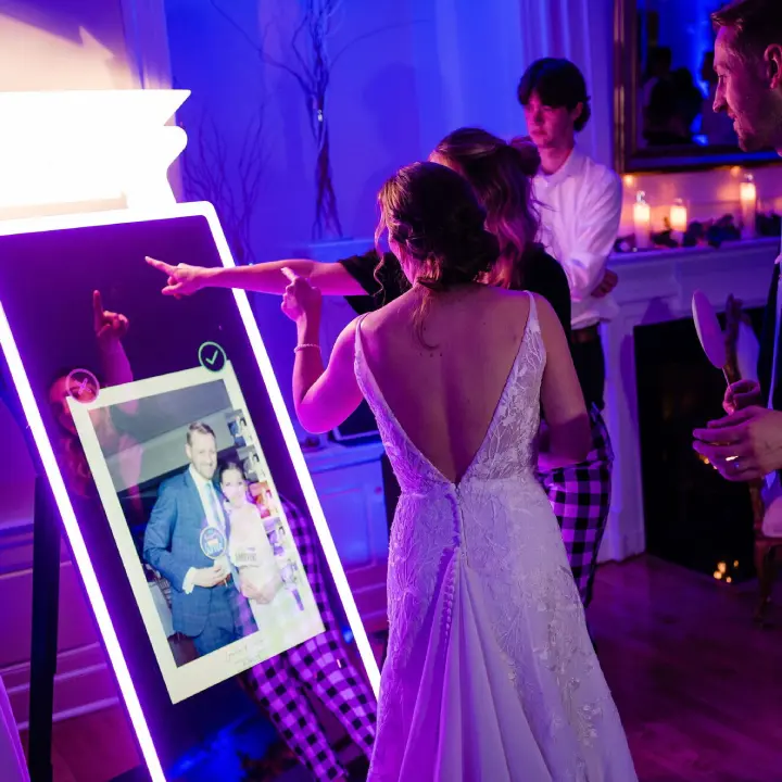 magic mirror booth